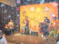 Brinca, canta i balla