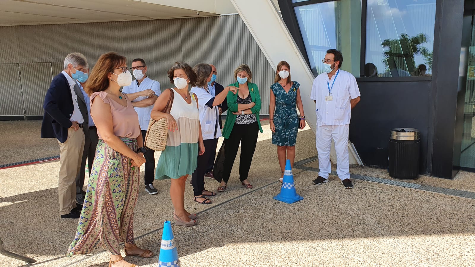 La presidenta de la Diputació acompanya la consellera de Salut en la visita als dispositius de tests massius de PCR a Reus