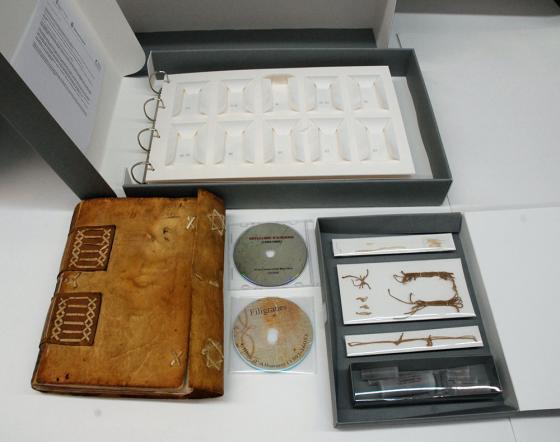 Sistemes de presentació i caixes d’emmagatzematge de material gràfic. (Fotos: CR.) Sistemes de presentació i caixes d’emmagatzematge de material gràfic. (Fotos: CR.)