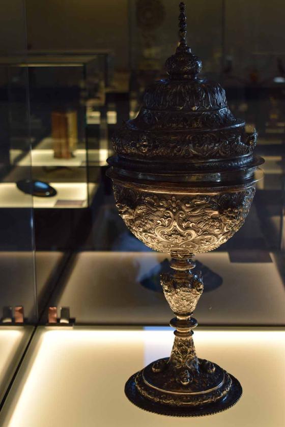 Comprovació dins d’una vitrina dels contaminants emanats pels materials constructius. (Foto: CR.) Comprovació dins d’una vitrina dels contaminants emanats pels materials constructius. (Foto: CR.)