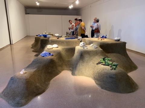 Els alumnes de ceràmica de l'Escola d'Art de Tortosa exposen les seves creacions a la mostra col·lectiva &quot;La Mar&quot;