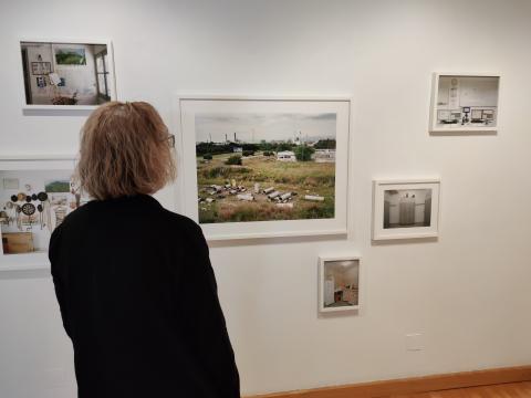 Una exposició fotogràfica al MAMT explora el paisatge i la identitat del barri tarragoní de Bonavista