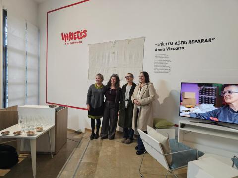 El cicle “Varietés” ha arrencat aquest dijous amb la projecció dedicada a la modista, patronista i dissenyadora rapitenca Anna Vizcarro