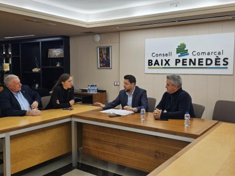 Un moment de la reunió amb el president del Consell Comarcal del Baix Penedès