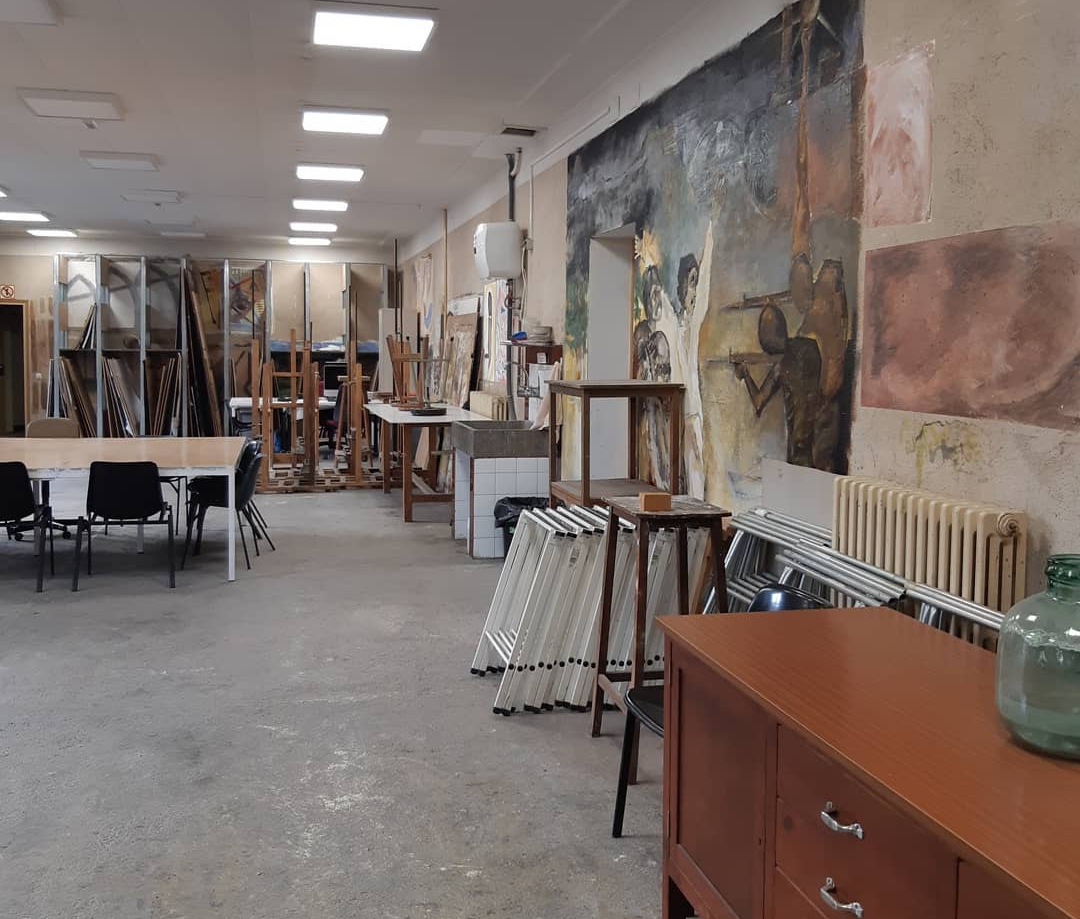 Una aula de l'Escola per l'Art i la Cultura de la Diputació a Tortosa