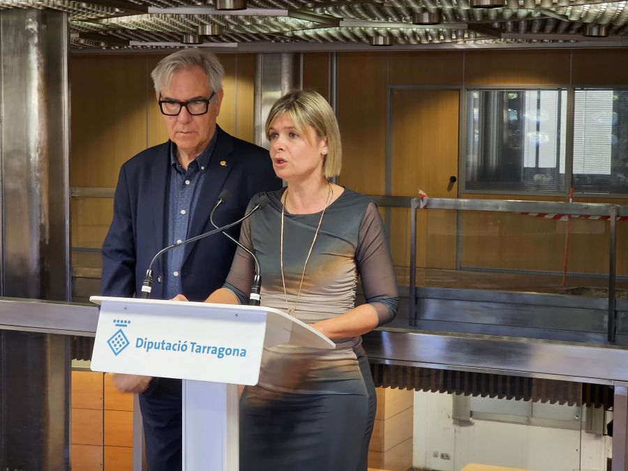 La presidenta, Noemí Llauradó, i el diputat de Serveis Generals i Instal·lacions Corporatives, Eduard Rovira